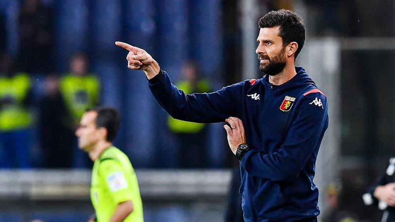 Thiago Motta saat melatih Genoa di Serie A Italia. (AFP/FOOTBALL ITALIA)